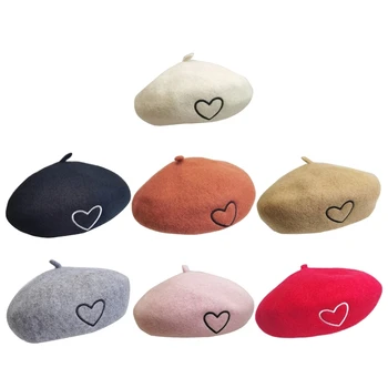 Teplé a Stylové Děti Čepice pro Podzimní A Zimní Módní Solid Color Design Kapoty Čepice s Krásným Vzorem Srdce